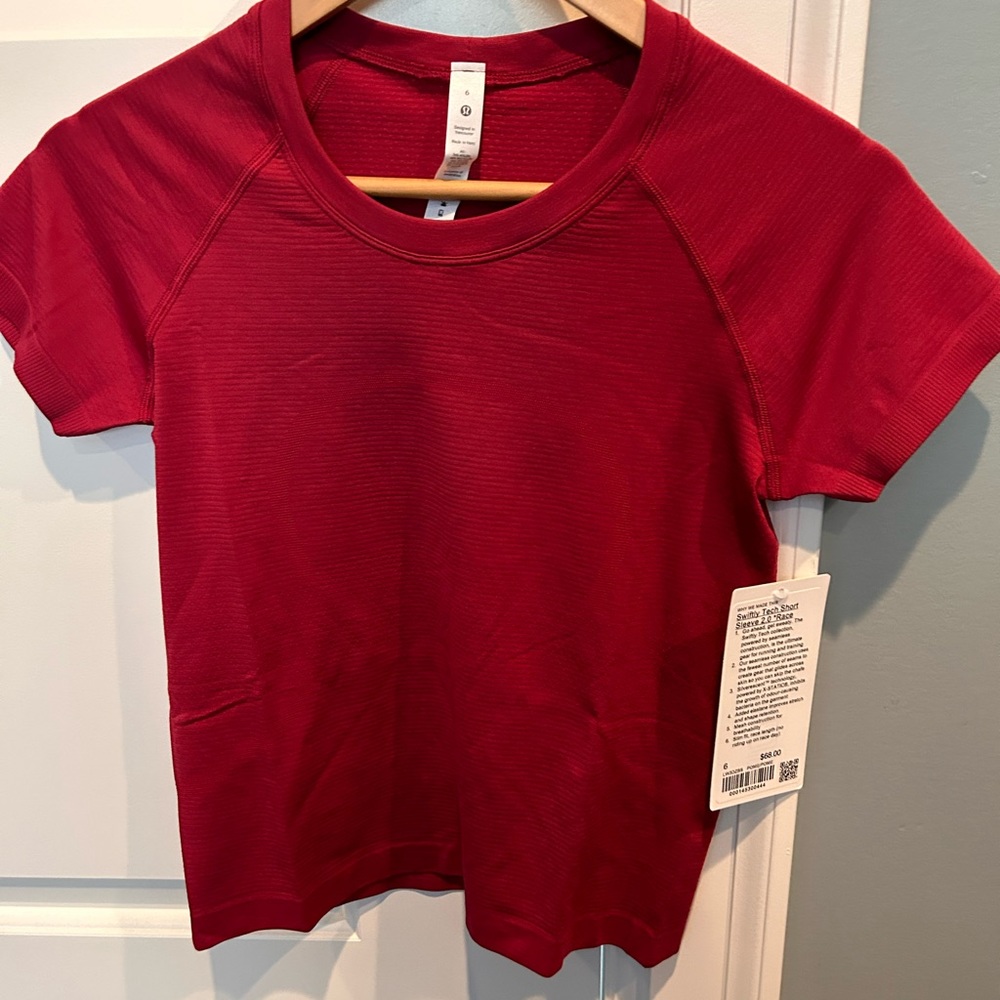 Lululemon new tshirt size 6
